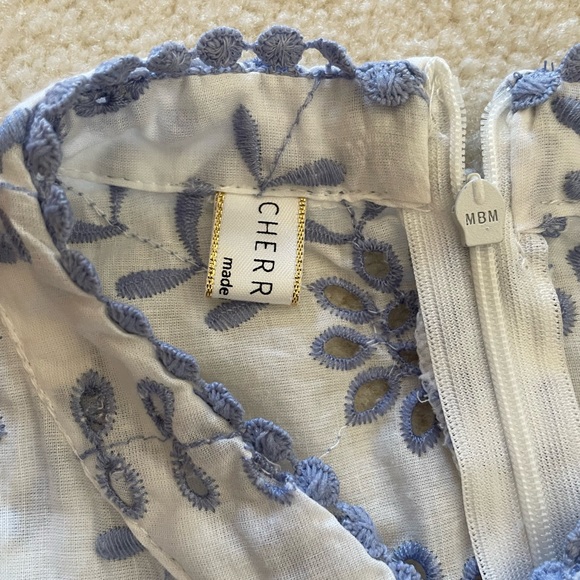 Gorgeous Springtime Eyelet Dress - Picture 3 of 6